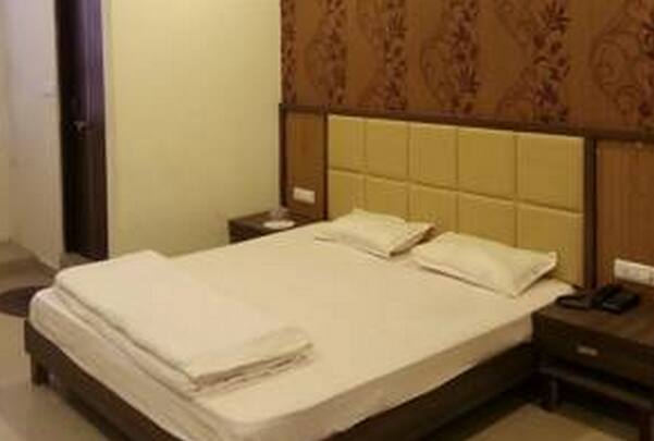 Polo Rooms Kolar Road, Bhopal 3